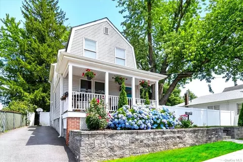 41 Manhattan Ave, Greenburgh, NY 10607