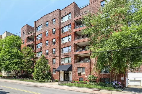 325 Main St #2H, White Plains, NY 10601