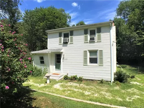 105 Jenkinstown Rd, New Paltz, NY 12561