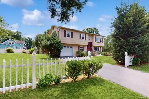23 Palmer Ave, Clarkstown, NY 10954