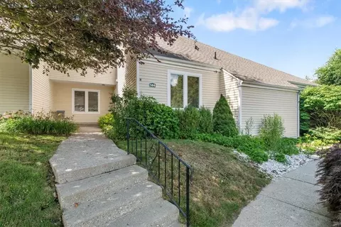 144 Fairways Ct #U144, Kent, NY 10512