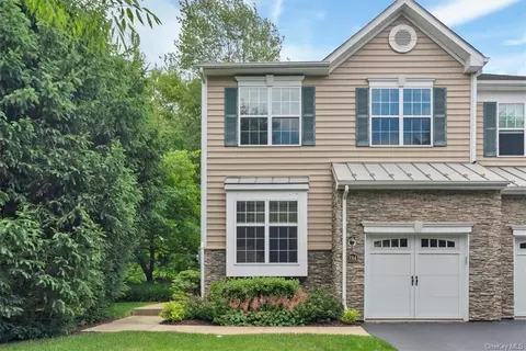 784 Huntington Dr, Fishkill, NY 12524