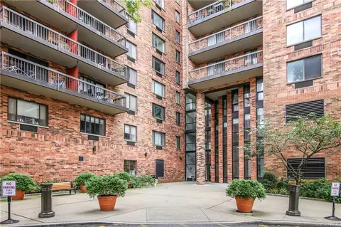 50 Columbus Ave #1009, Eastchester, NY 10707