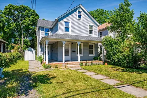 154 Rider Ave, Patchogue, NY 11772