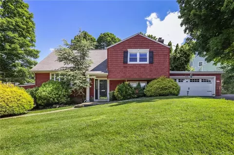 41 Pamela Ln, Mount Pleasant, NY 10595