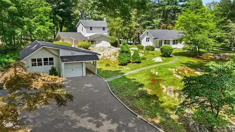 1658 Amazon Rd, Yorktown, NY 10547