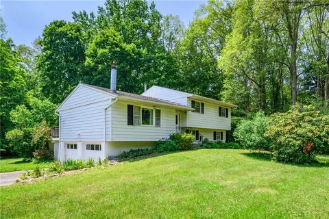 25 Frenchmans Ln, Pawling, NY 12564