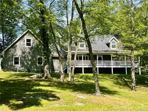 28 Tower Ln, Hyde Park, NY 12538