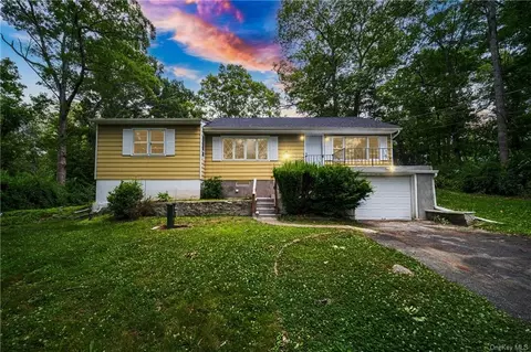 55 Columbus Ave, Putnam Valley, NY 10579