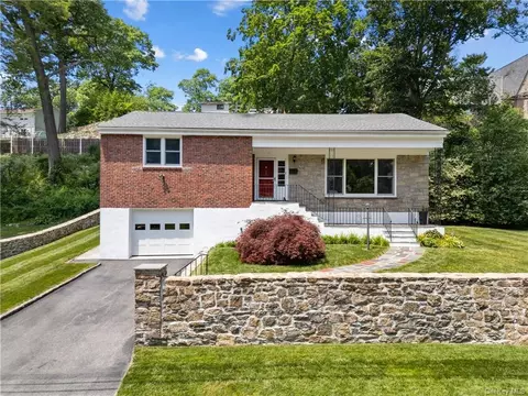 73 Devon Rd, Yonkers, NY 10708 photo 1