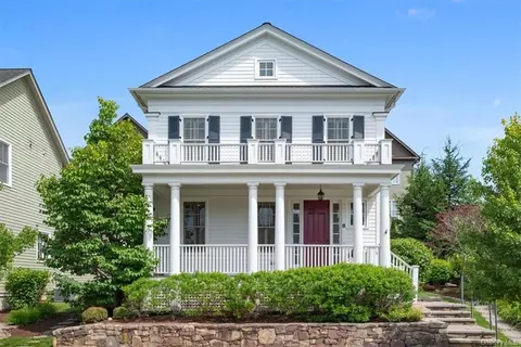 8 White Oak St, Warwick, NY 10990