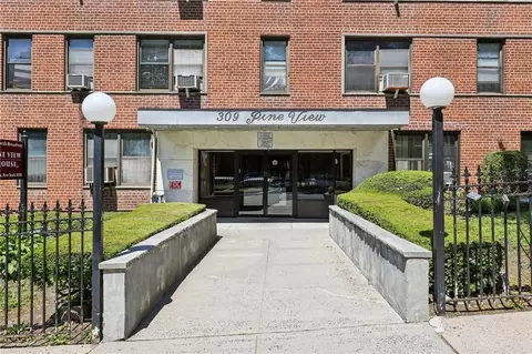 309 N Broadway #3K, Yonkers, NY 10701