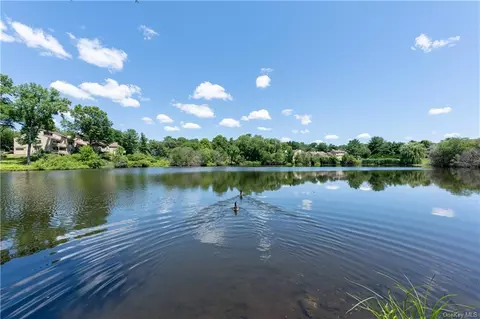 219 Lakeside Dr, Lewisboro, NY 10590