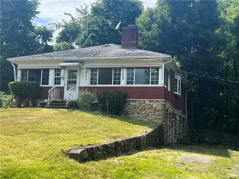 2 Beatty Cir, Harriman, NY 10926