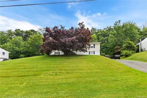 33 Saint Michaels Ter, Carmel, NY 10512