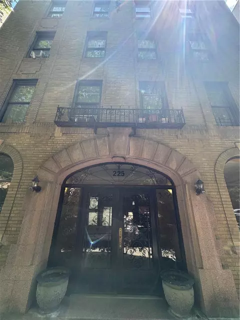 225 Bennett Ave #3H, New York, NY 10040