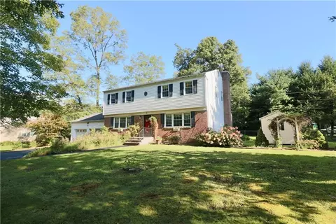 15 Kalina Dr, Rhinebeck, NY 12572