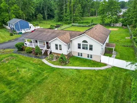 32 Mill St, Newburgh, NY 12589 photo 1