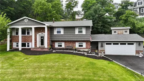 3 Havencrest Dr, Thiells, NY 10984