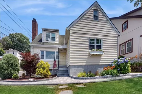 16 N Mortimer Ave, Greenburgh, NY 10523