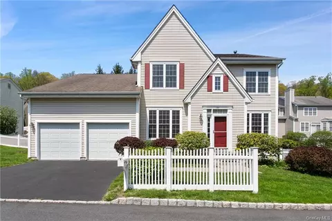 151 Classic Ct, Greenburgh, NY 10603
