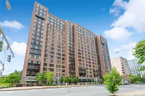 4 Martine Ave #1210, White Plains, NY 10606