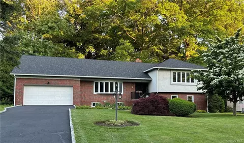 231 Overlook Rd, New Rochelle, NY 10804