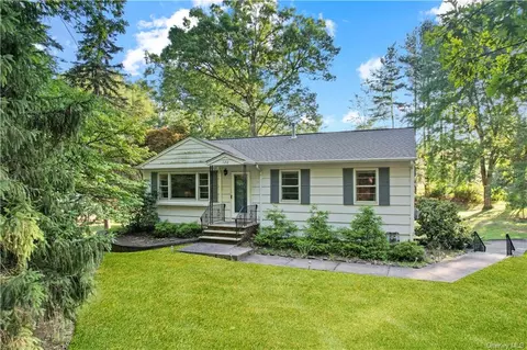 120 Strawtown Rd, Clarkstown, NY 10956