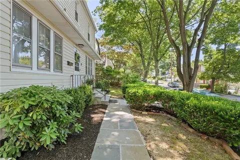 56 Primrose St, White Plains, NY 10606