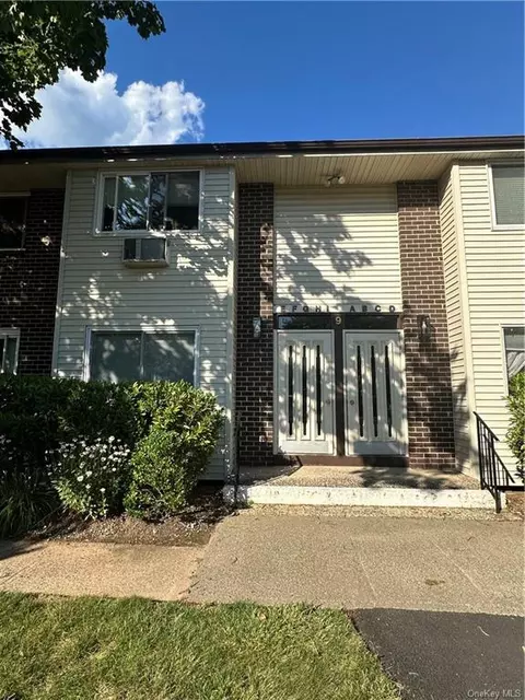 9 Blue Hill Commons Dr #I, Orangetown, NY 10962