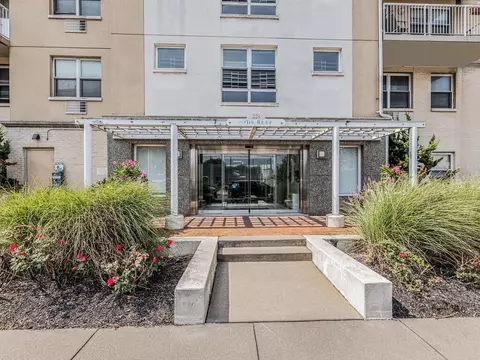 221 Beach 80th St #2G, Rockaway Beach, NY 11693
