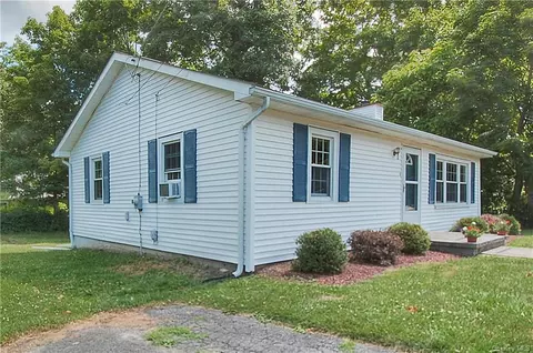 4 Conklin Ln, Harriman, NY 10926