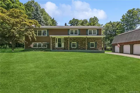 110 Canopus Hollow Rd, Putnam Valley, NY 10579
