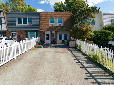 708 Silver Lake Scotchtown Rd, Wallkill, NY 10941