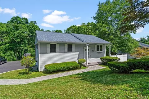 46 Perch Dr, Mahopac, NY 10541