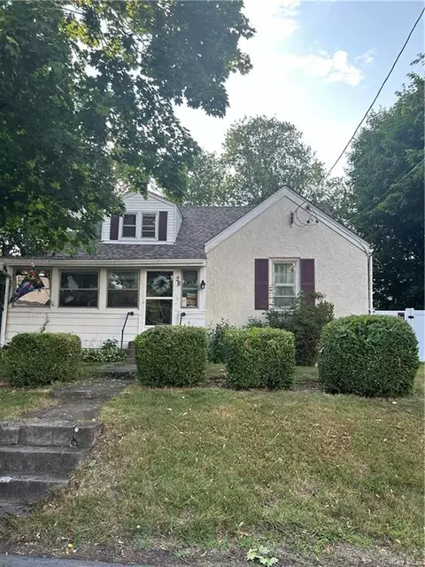 28 Blanche Ave, New Windsor, NY 12553