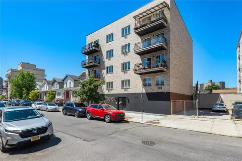 3016 Brighton Bch, Brighton Beach, NY 11235