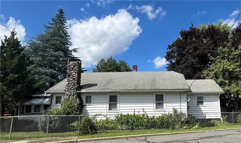 64 Main St, Haverstraw, NY 10923