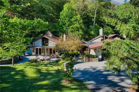 162 Mountain Farm Rd, Tuxedo, NY 10987