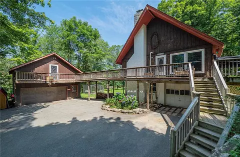 5 Oxford Springs Rd, Chester, NY 10918