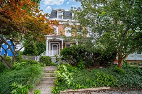 19 Kent St, Beacon, NY 12508