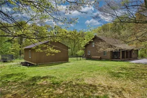 23 Travis Ln, Newburgh, NY 12550