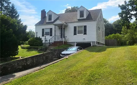 124 Wilbur Blvd, Poughkeepsie, NY 12603