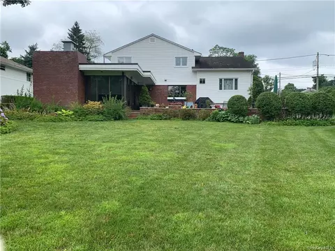 181 Finmor Dr, Greenburgh, NY 10607