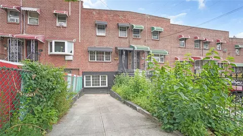 1017 E 228th St, New York, NY 10466