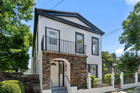 49 Fortfield Ave, Yonkers, NY 10701