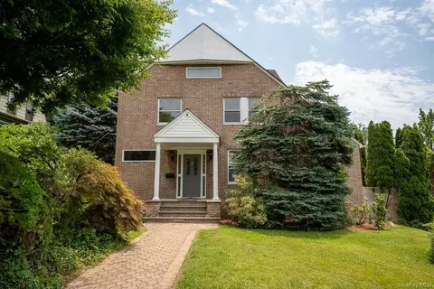 56 Poplar Pl, New Rochelle, NY 10805