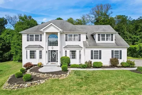 111 Filomina Dr, Cornwall, NY 12518
