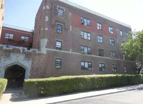 35 Summit Ave #4I, Port Chester, NY 10573