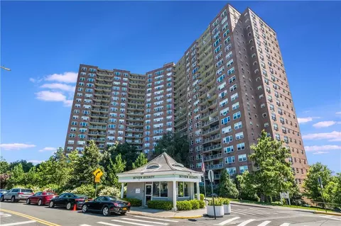 5700 Arlington Ave #2A, New York, NY 10471